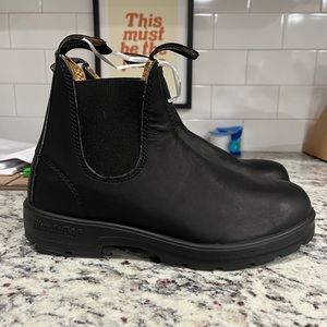 Brand new Blundstone 558 black size 7